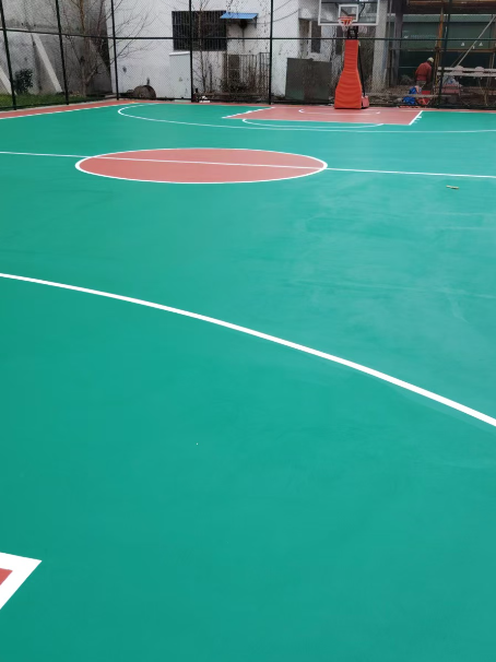 赣州 球场长期使用易出现地面开裂